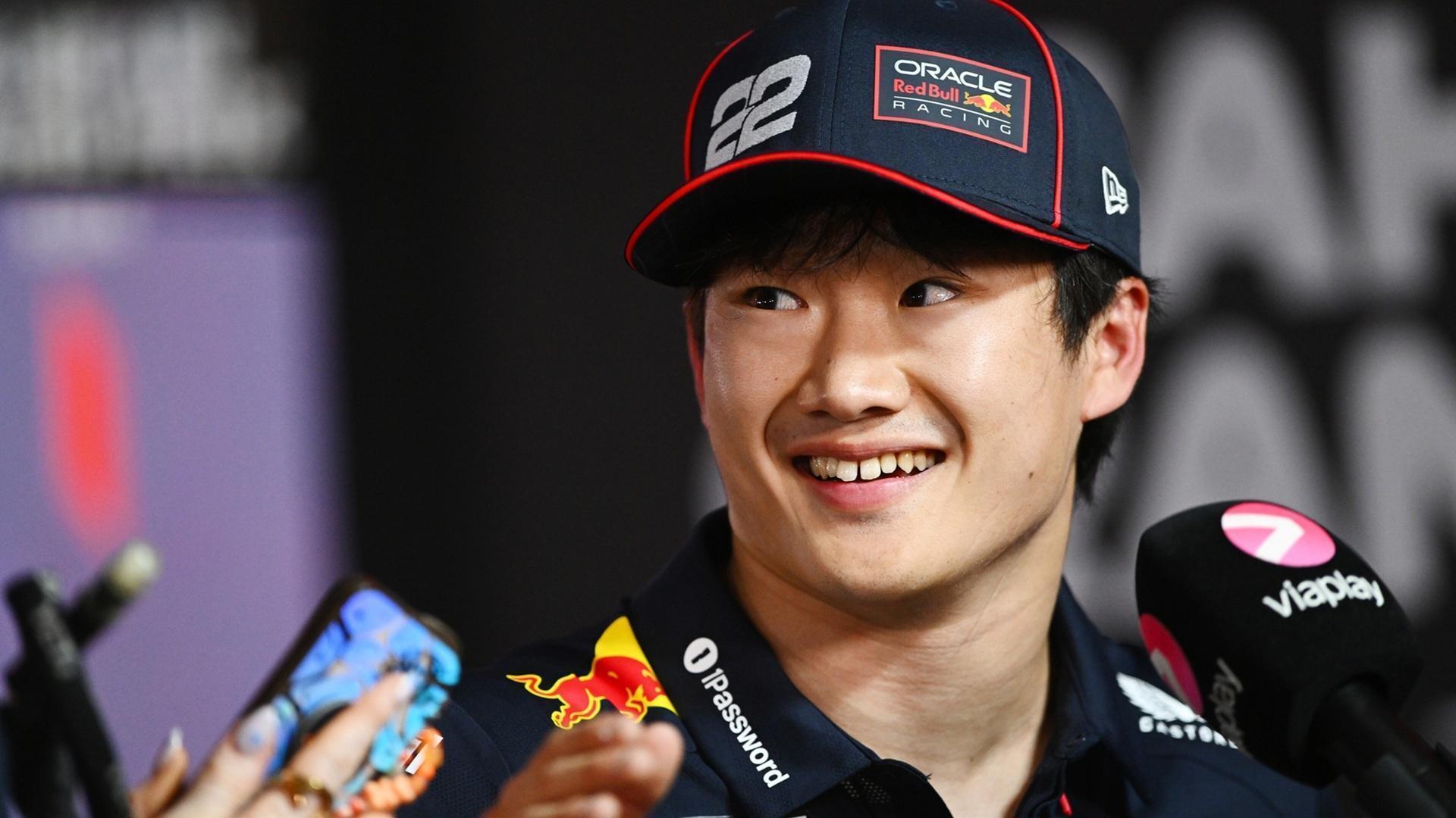 角田裕毅 水墨画をイメージした2025年F1日本GP限定キャップが