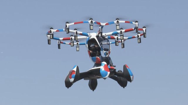 速報】「空飛ぶクルマ」万博開幕2日目にようやくフライト 初日は