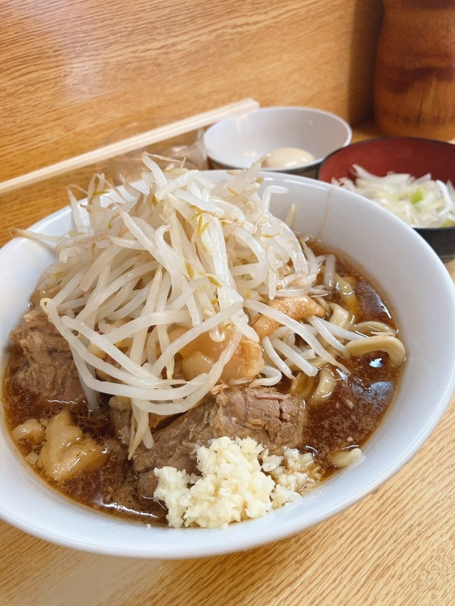 有給休暇で全国40店舗以上の「ラーメン二郎」巡る男が話題 「肌 有給休暇で全国40店舗以上の「ラーメン二郎」巡る男が話題 「肌