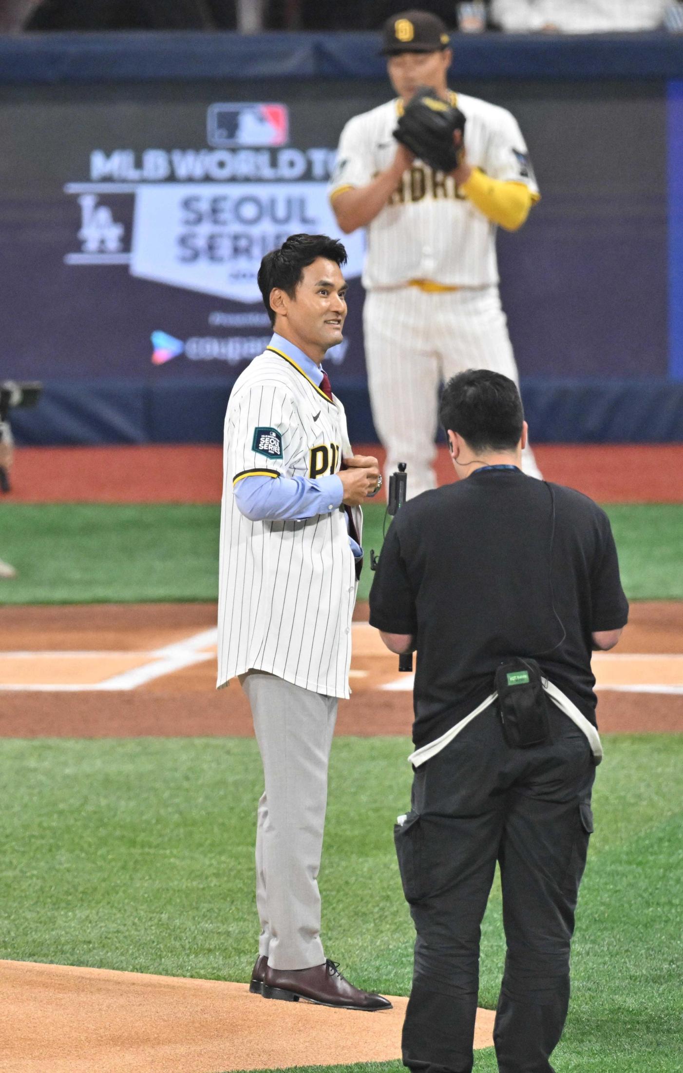 ドジャースで活躍の朴賛浩氏「韓国野球の誇り」とSNSで絶賛