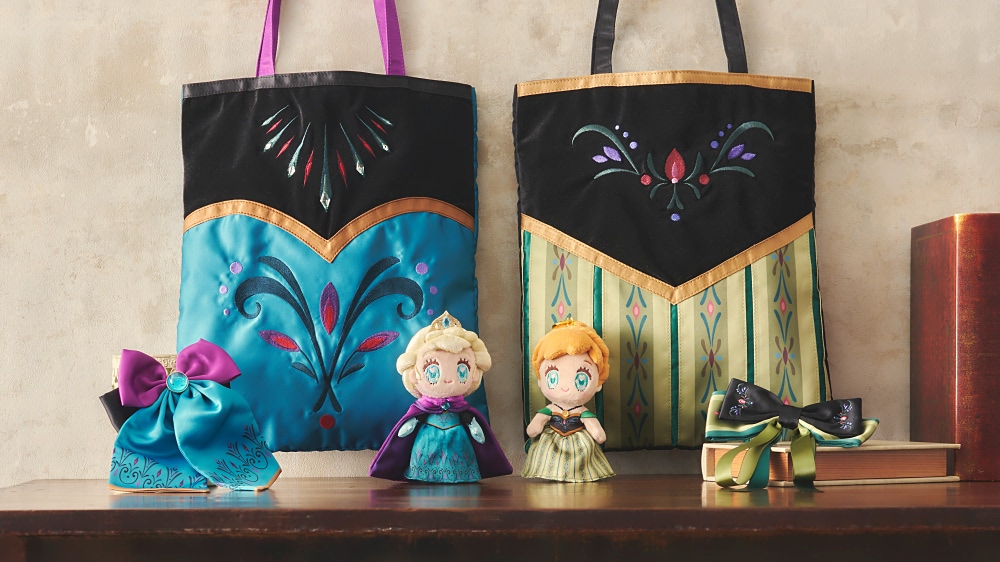 最大10%OFFクーポン ディズニーストア】アナとエルサが戴冠式のドレスをモチーフに スカート