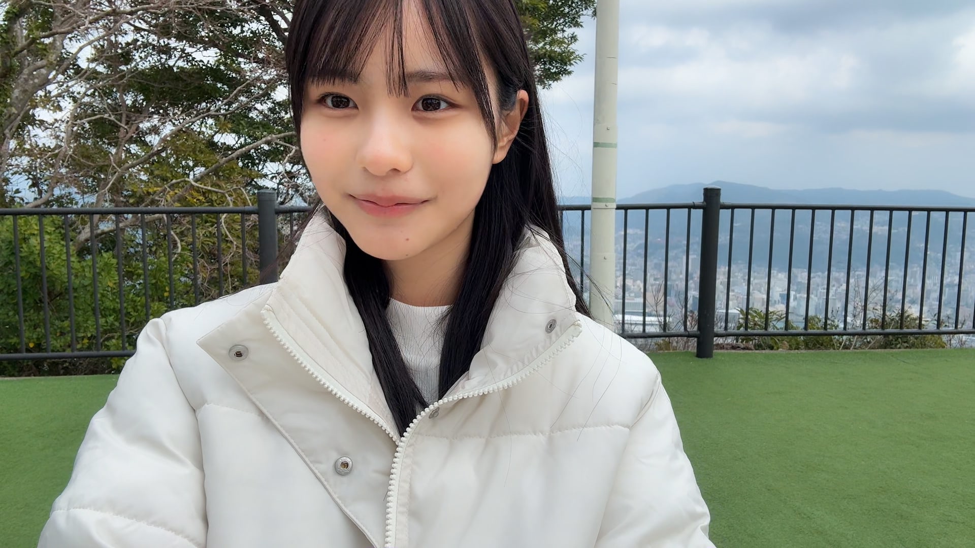 櫻坂46 四期生 4人目は長崎県出身の17歳・中川智尋、動物園で鳥