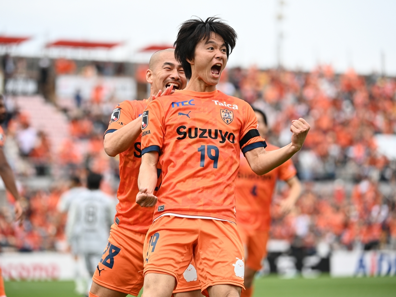 清水エスパルスの矢島慎也選手、松崎快選手が 来社されました