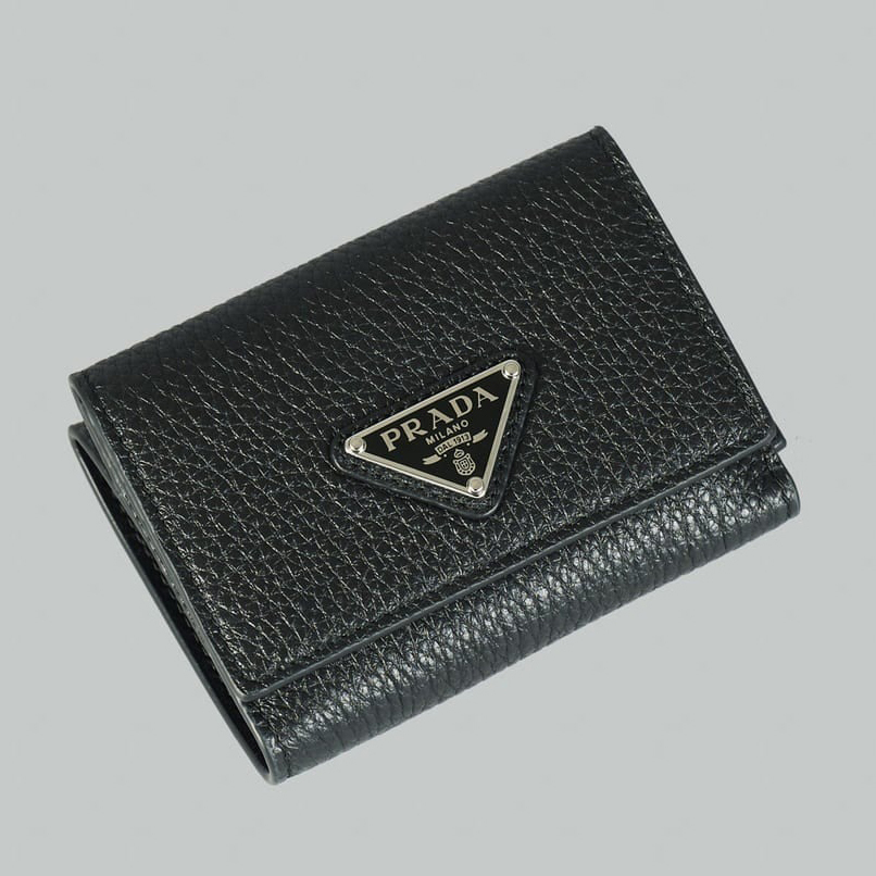 春に大人が買うべき「ハイブランド」の黒レザー財布＆カード