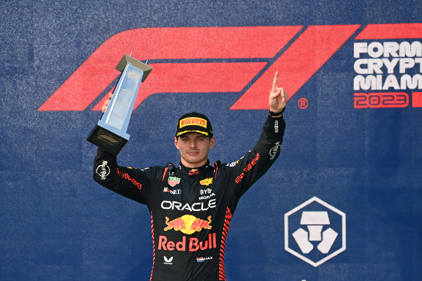 フェルスタッペンのレーシングスーツがオークションに！ 2年前の