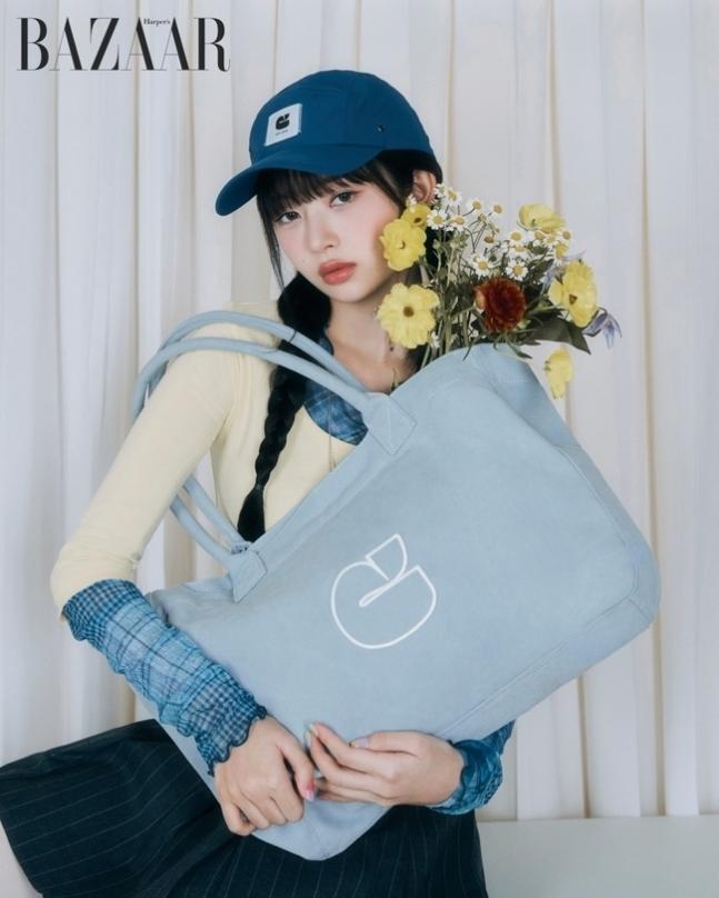 Threetimes Berry puff top トップス ive レイ着用 IVE レイ、人形のようなビジュアル！キュートなファッションにも