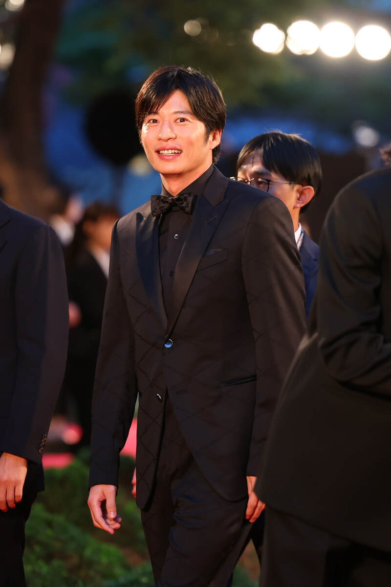 不倫報道で崖っぷちなのは永野芽郁より「田中圭」か 15歳年下の