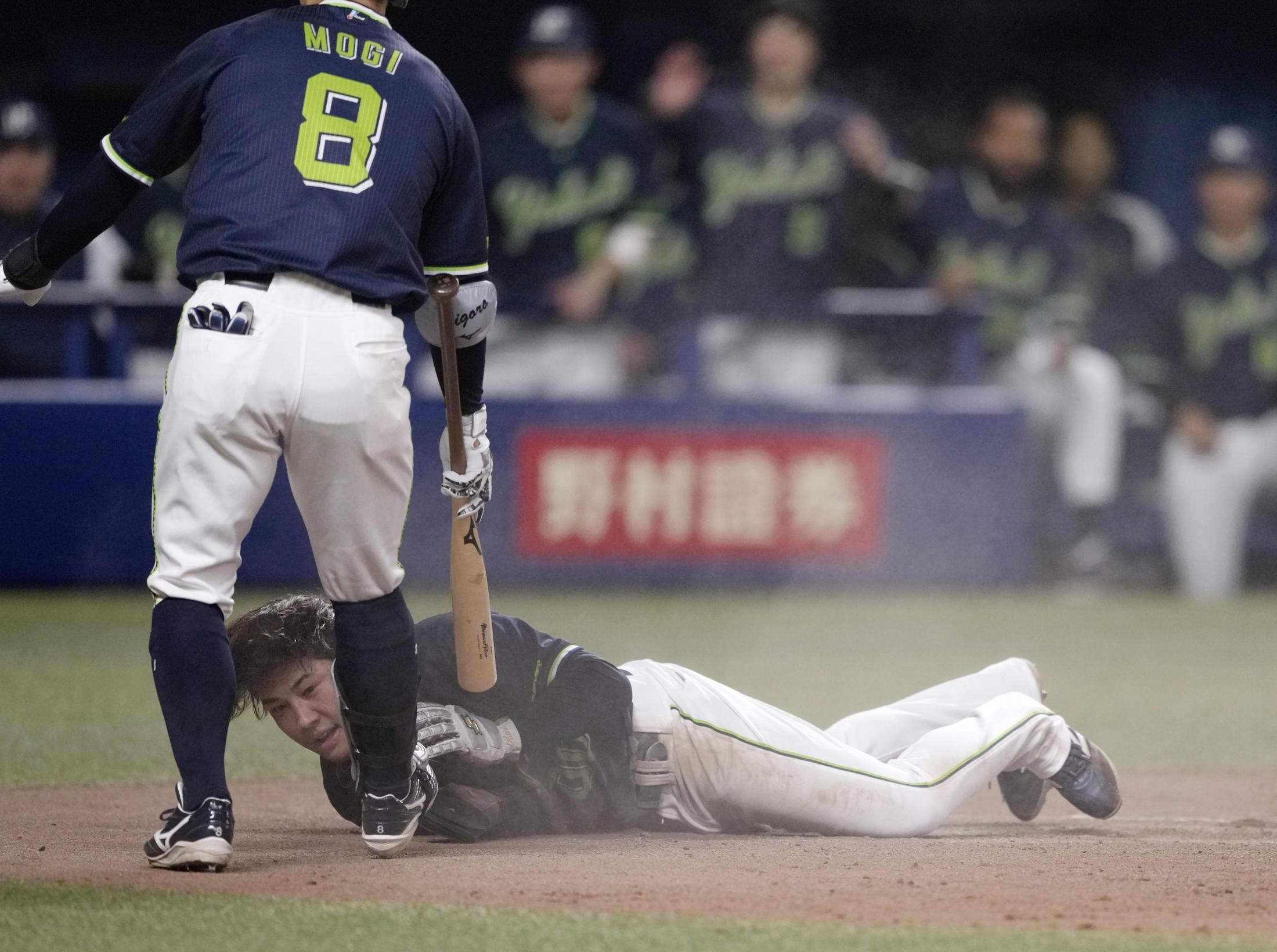 中4―6ヤ(25日) ヤクルトが三回に逆転(共同通信) - Yahoo 中4―6ヤ(25日) ヤクルトが三回に逆転(共同通信) - Yahoo