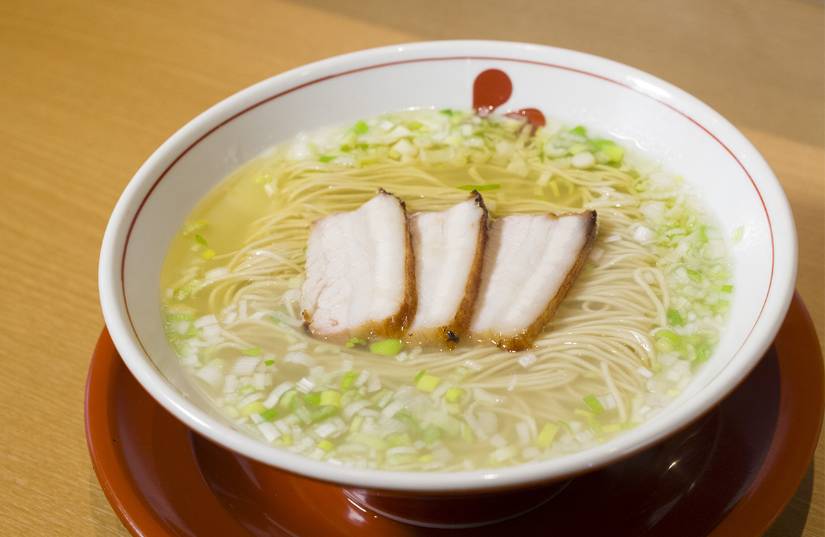 鶏の旨味が詰まったスープに感動! 年間600杯食べるラーメン通 鶏の旨味が詰まったスープに感動! 年間600杯食べるラーメン通
