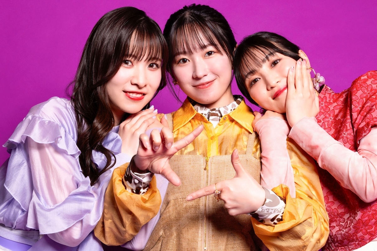 リスパレ mono シネフォト部 サイン ボール 三川華月 古賀葵 遠野ひかる TVアニメ「mono」に出演の三川華月、古賀葵、遠野ひかるが「毎週