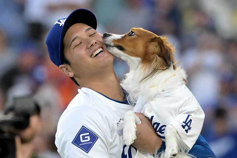 劇的ホームランの大谷翔平、デコピンと“自身”のキュートな2
