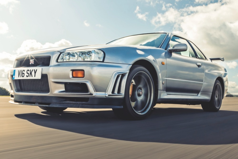 2025年 日産スカイラインGT-R、伝説の血統が進化する！」 - YouTube