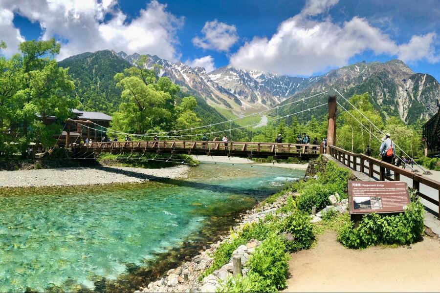 開山祭 4月27日】一度は行きたい! 絶景リゾート地「上高地」新緑