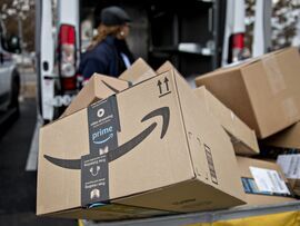 アマゾン配送トラック