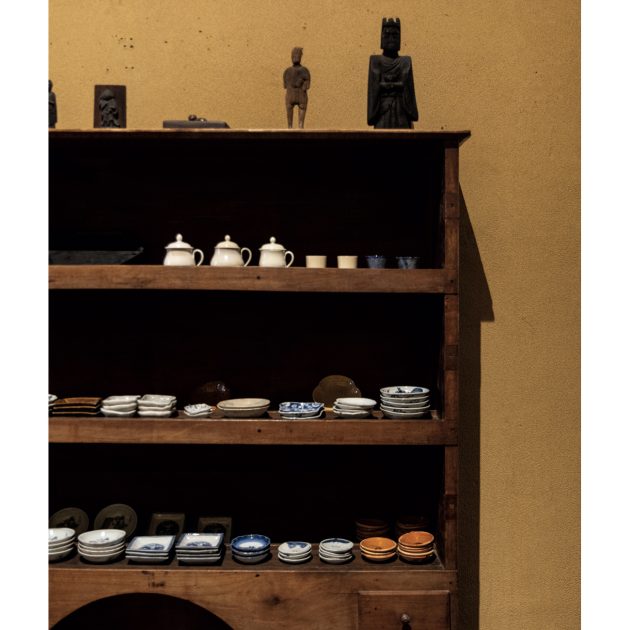 古道具や工芸品、家具やアートまで。千年の都で骨董ことはじめ