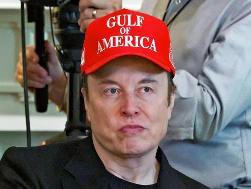 マスク氏、トランプ氏らに別れ「一緒に仕事ができて光栄だった」…低迷のテスラ経営に集中