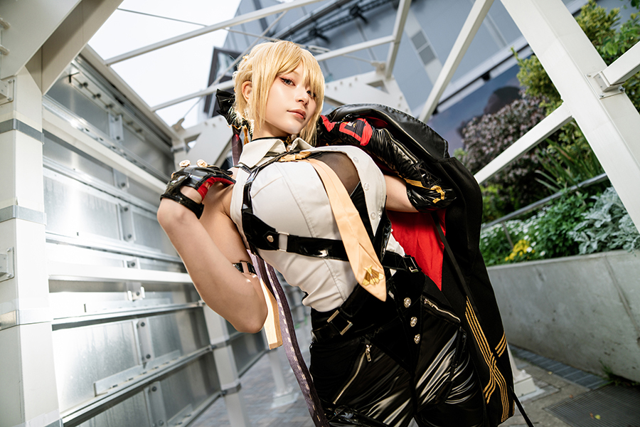 コスプレ】『ゼンレスゾーンゼロ』イヴリンのダイナマイト美