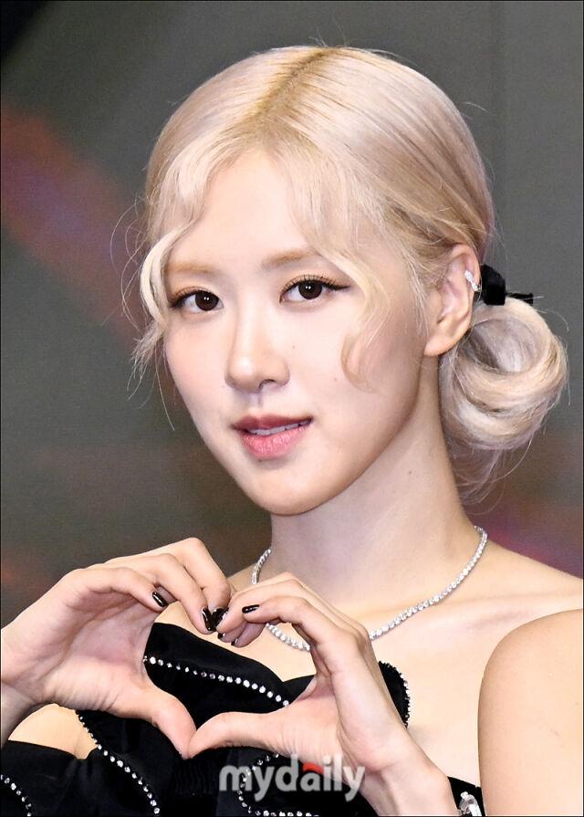 Blackpink ロゼ BLACKPINK ROSE(ロゼ) 初のスタジオアルバム『ロージー』日本盤