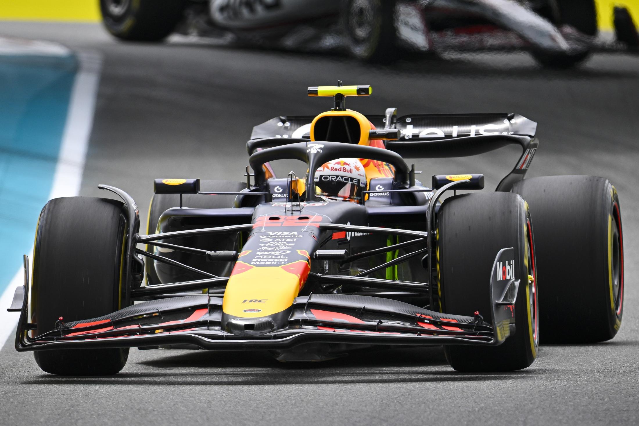 ローソンまさかのF○○Kサイン…【ドライバー無線日本語訳】F1