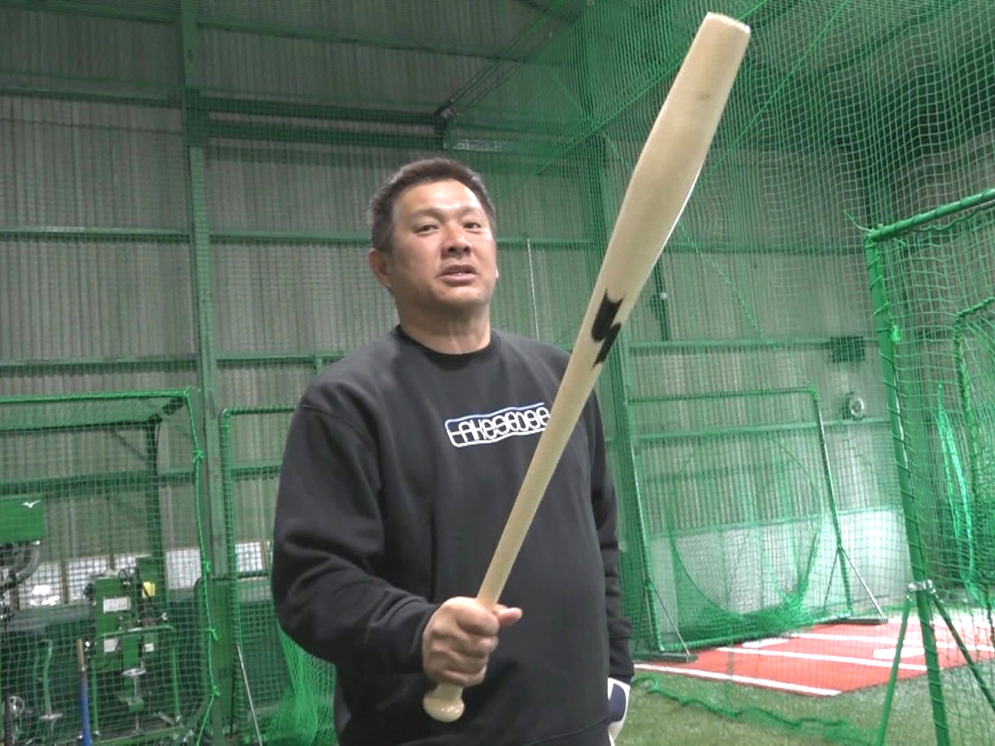山崎武司さんのミズノプロのバット 魚雷バット”使った山崎武司さん「詰まってホームランが可能な