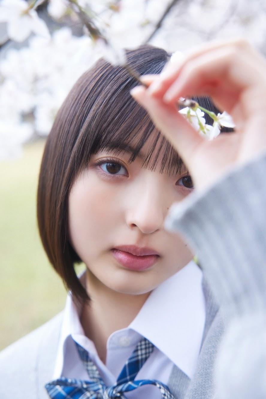 櫻坂46 生写真 山田桃実 直筆サイン 櫻坂46 生写真 四期生お披露目制服 直筆サイン サイン チュウ