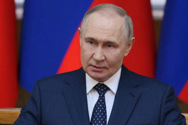 プーチン大統領が演説する様子