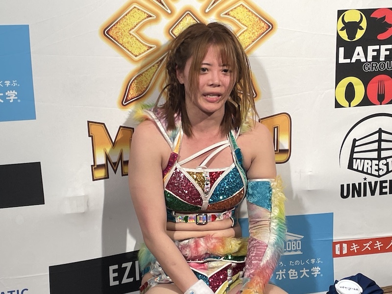 女子プロレス　マリーゴールド　直筆サイン入り　岩谷麻優　Tシャツ　高橋奈七永 1-2-300x200.jpg