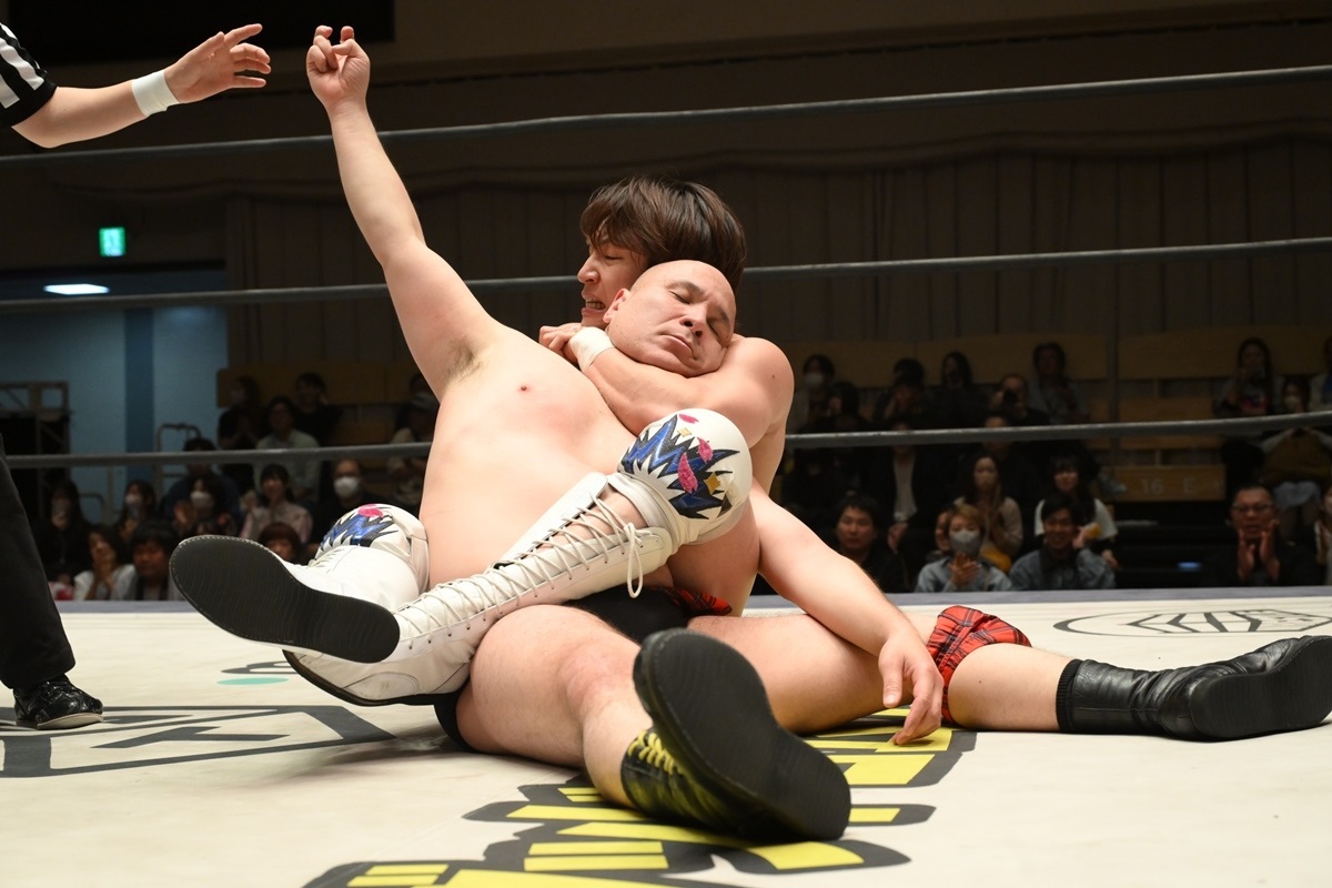 【人気ショップが最安値挑戦！】 上野勇希がアントーニオ本多を撃破し「KING DDT」1回戦突破 OF スポーツ選手