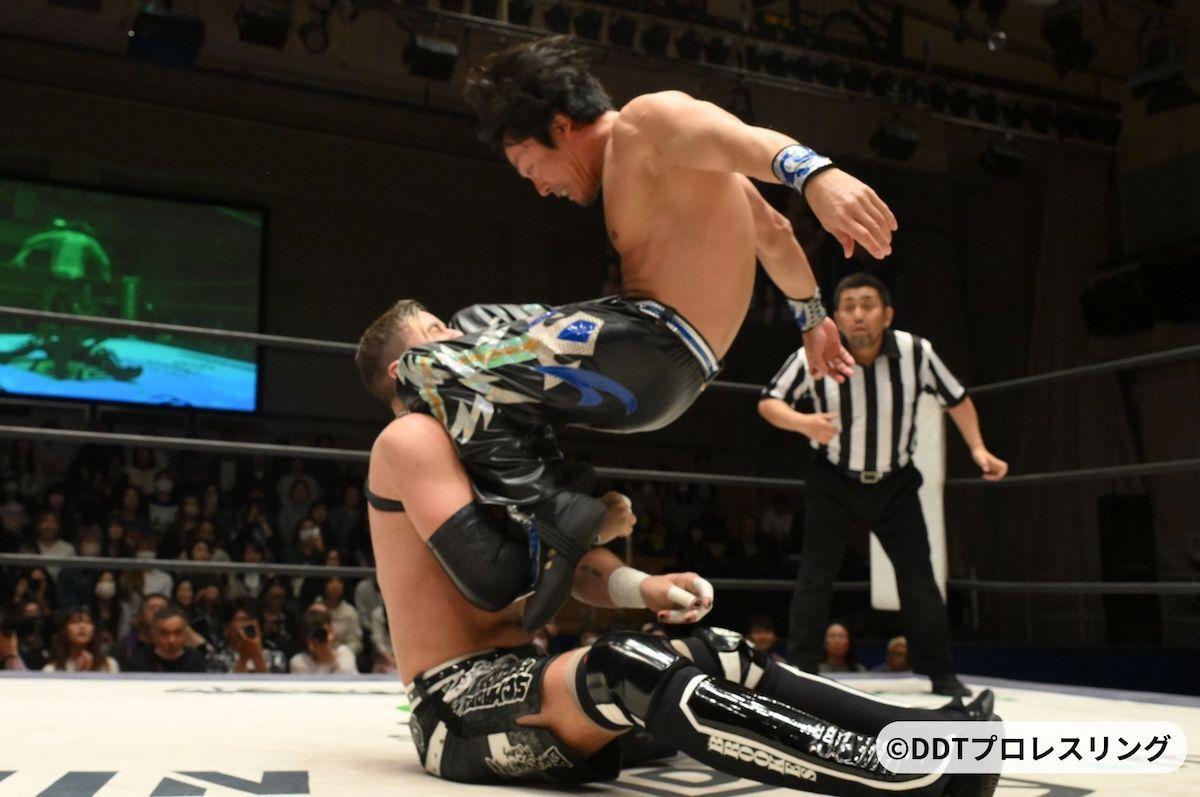 DDT】HARASHIMAがKO-D無差別級王者クリス・ブルックスを秒殺