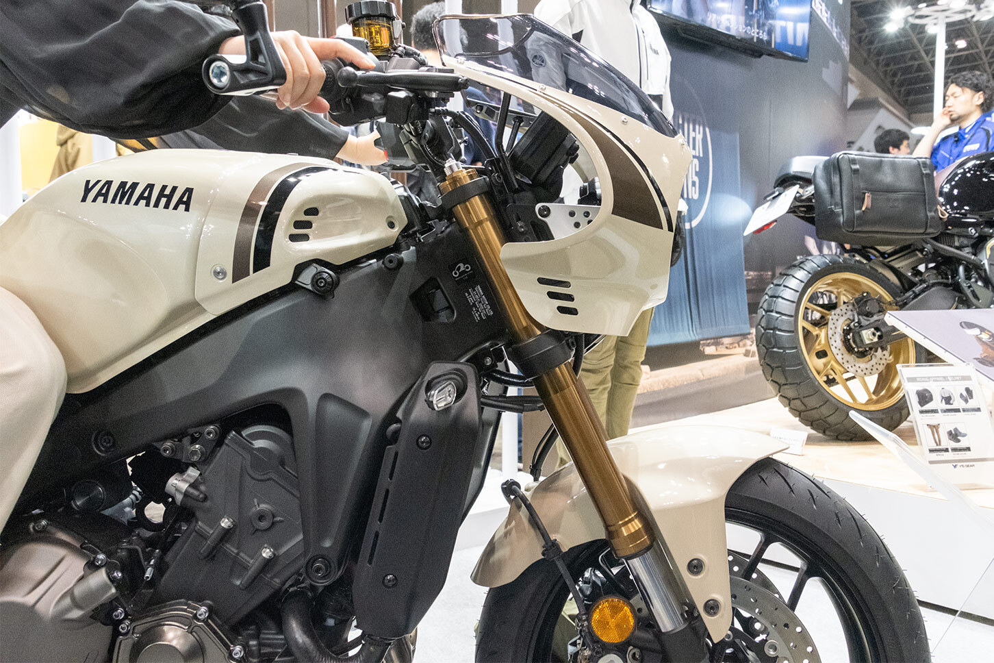 ヤマハの新型「XSR900」はカスタムが楽しい！ 日本限定カラーが