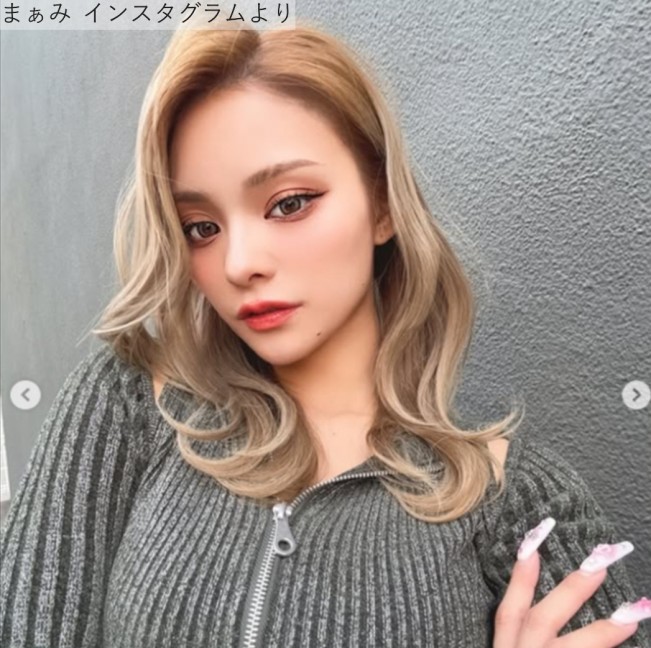 人気シンママ“ギャルモデル”23歳、スタイル抜群ショットに衝撃