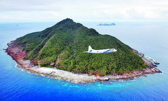 中国海洋警察、尖閣付近で日本漁船を追い出す…日本民間人航空機も尖閣諸島に