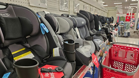 ベビーシート９８％が中国産…ワシントンの親たち「関税爆弾は私たちに落ちる」