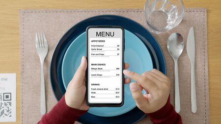 「モヤモヤする」スマホ注文、客が不満に思うワケ　経営者「人手不足で苦渋の選択」も「導入したら非常に便利」