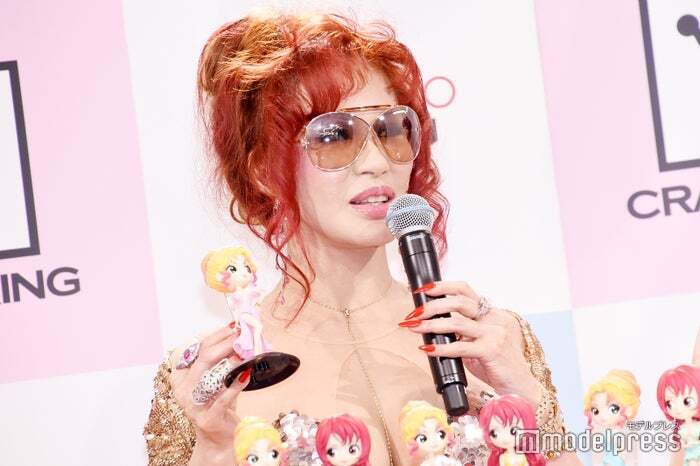 メットガラ」BLACKPINKリサらで話題“ノーパンツルック”、10年前