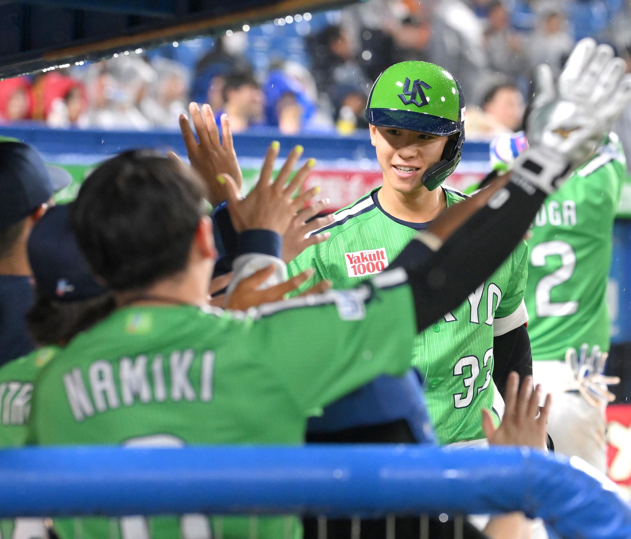 初4番に応えた！ヤクルト・内山ダメ押し弾 「緊張とかあった