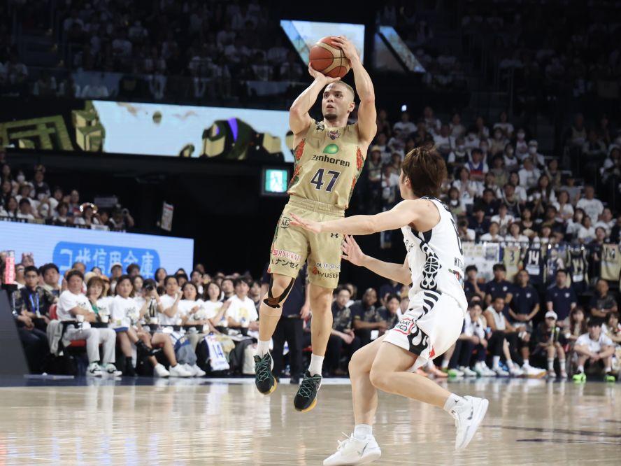 琉球ゴールデンキングスが先勝、岸本隆一不在を埋めた『X