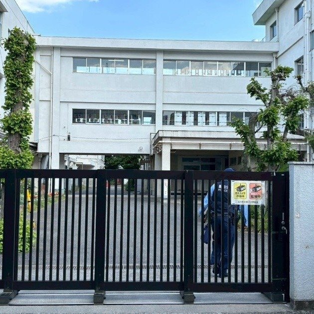 〈立川・小学校襲撃〉「その日はカラオケスナックでテキーラを…」「普段は漢気あるアニキ分」「いじめを疑った」酒ビンを割った酩酊男たちを“招集”した“金髪のヤンキー”母との関係