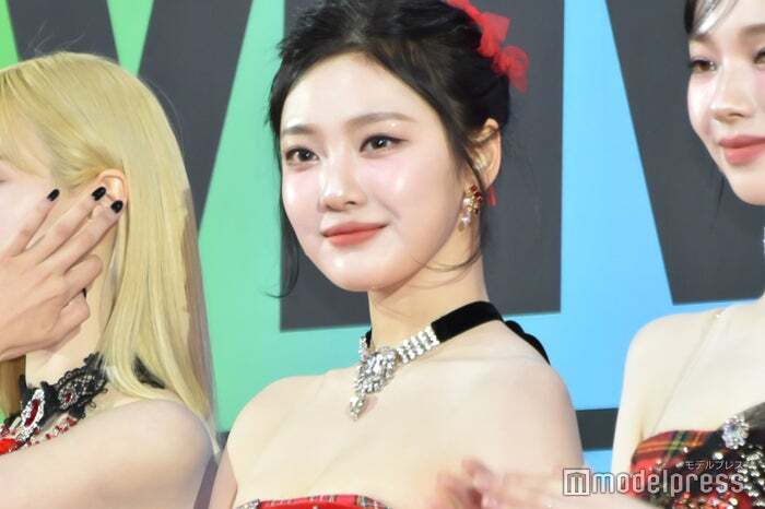 開店祝い aespaニンニン、ハイトーンヘアで雰囲気ガラリ「似合いすぎ K-POP・アジア