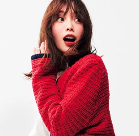 蛯原友里さん着用　パンツスーツ 蛯原友里さんが着こなす！春に輝く「パンツコーデ」2選 – STORY