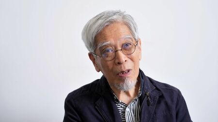 59歳で誕生の”待望の我が子”を9歳から≪イギリスの全寮制スクール≫に入れた理由とは？11年経った「現在の親子関係」も聞いた