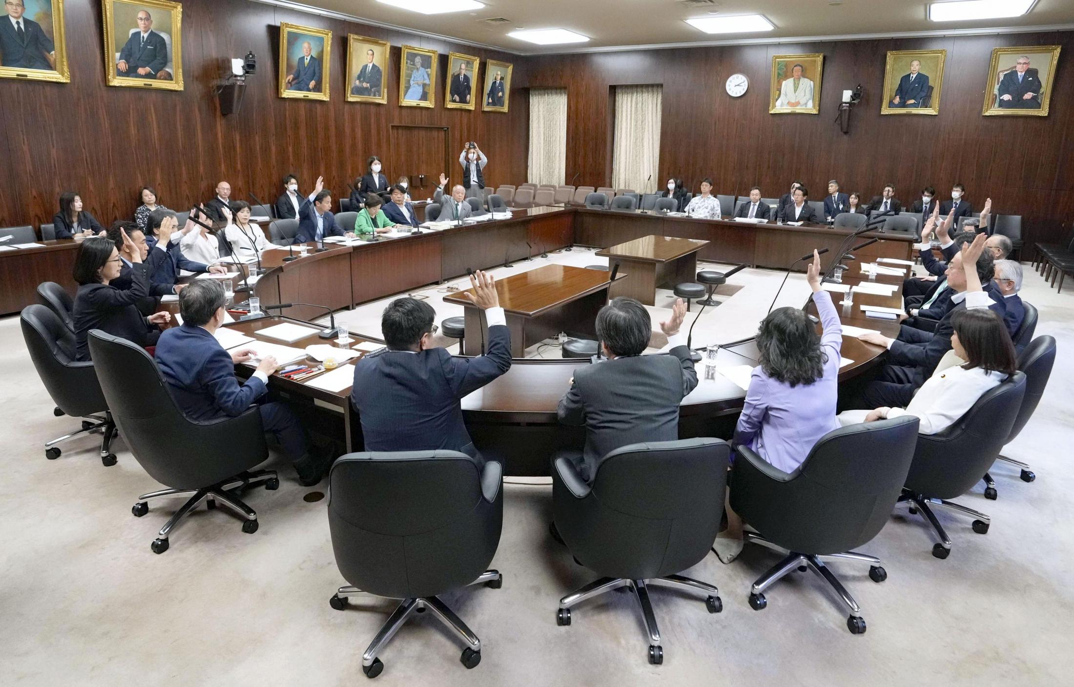 刑事手続きにおけるプライバシー保護-熟議による適正手続の実現を目指して 刑事手続きにおけるプライバシー保護-熟議による適正手続の実現