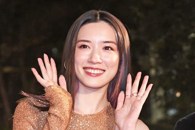 永野芽郁が舞台あいさつで涙の謝罪 CM動画全9社削除も…事態好転の「兆し」(東スポWEB) - Yahoo!ニュース