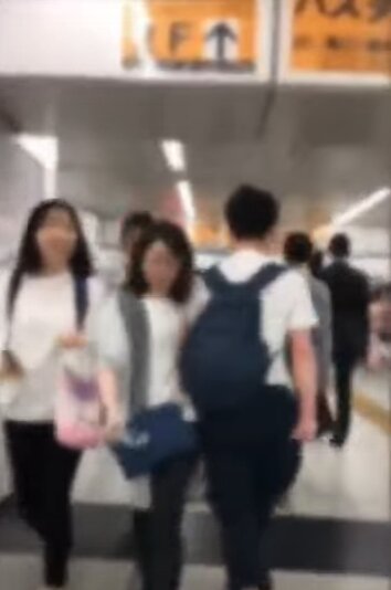 「失敗した男の怒りの表出」日本で始まった“ぶつかり男”、全世界に拡大
