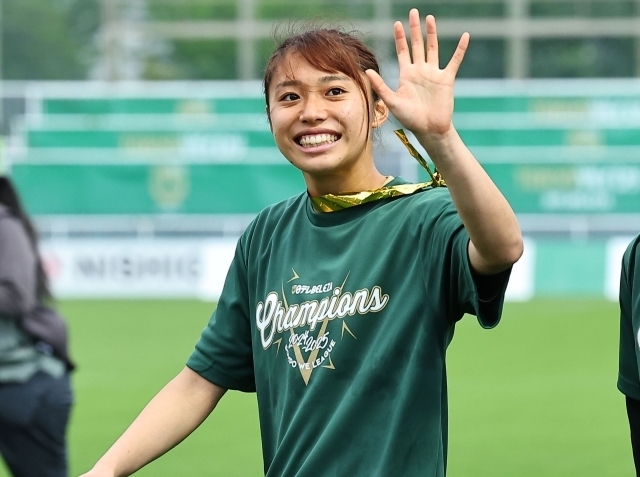 日テレ東京ベレーザ 2022-23シーズン全選手直筆サイン入り色紙　山本柚月 日テレ・東京ヴェルディベレーザ 山本 柚月選手 | 日テレ・東京