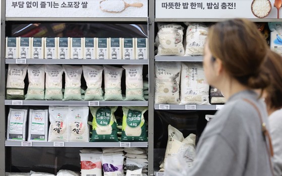 スーツケースにコメを詰めて帰国…日本人観光客「韓国産コメを買い占め」（１）
