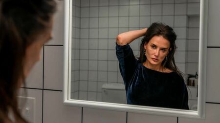 壮絶な不幸の連鎖を断ち切ったデミ・ムーア　≪毒親、レイプ…≫それでも「良い母親」であり続けた