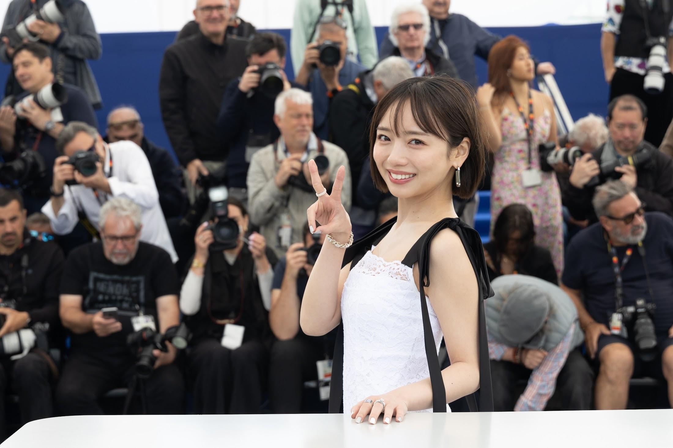 齊藤京子 ケヤフェス パフォーマンス オープニング 紅白 生写真 12種コンプ Amazon.co.jp: 日向坂46 齊藤京子 W-KEYAKI FES.2021 ライブ