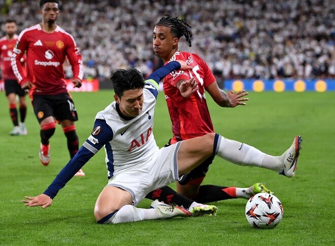 '09イングランド・リーグカップ決勝プログラムトッテナムvs ManU いよいよUEFAヨーロッパリーグ決勝！マンUは今季トッテナムに3