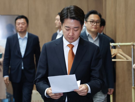 ＜韓国大統領選＞「金文洙＋李俊錫」支持率、李在明氏とほぼ同じ…強まる単一化要求